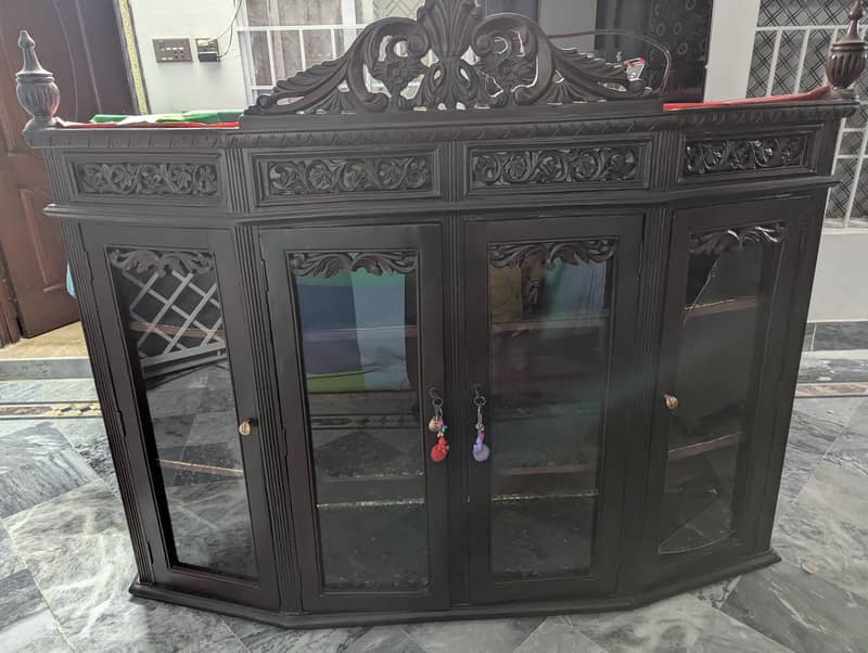 شاہانہ ہینڈ کارونگ لکڑی کا شوکیس – کلاسک اور لگژری ڈیزائن 9