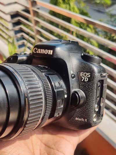 Canon 7d mark ii with 17-85mm lens video autofocus body
