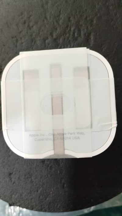 IPHONE ORIGINAL ADAPTER PLEASE DO READ DESCRIPTION