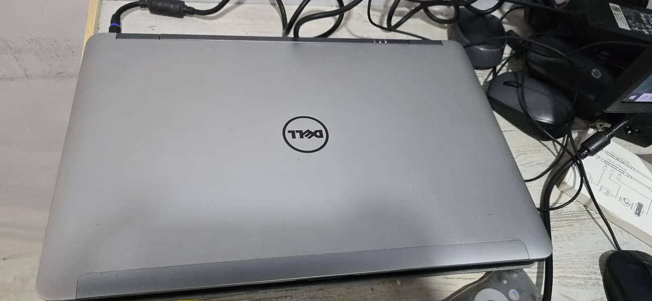 Dell Latitude E6540 5