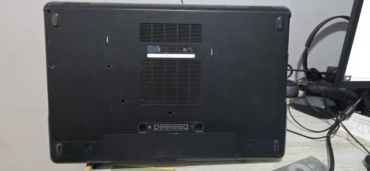 Dell Latitude E6540 6