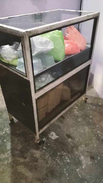 Iron Glass Conter For Display, and Multiple Purpos