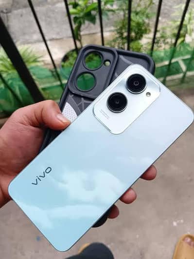 Vivo y18  8GB Raam / 128GB room