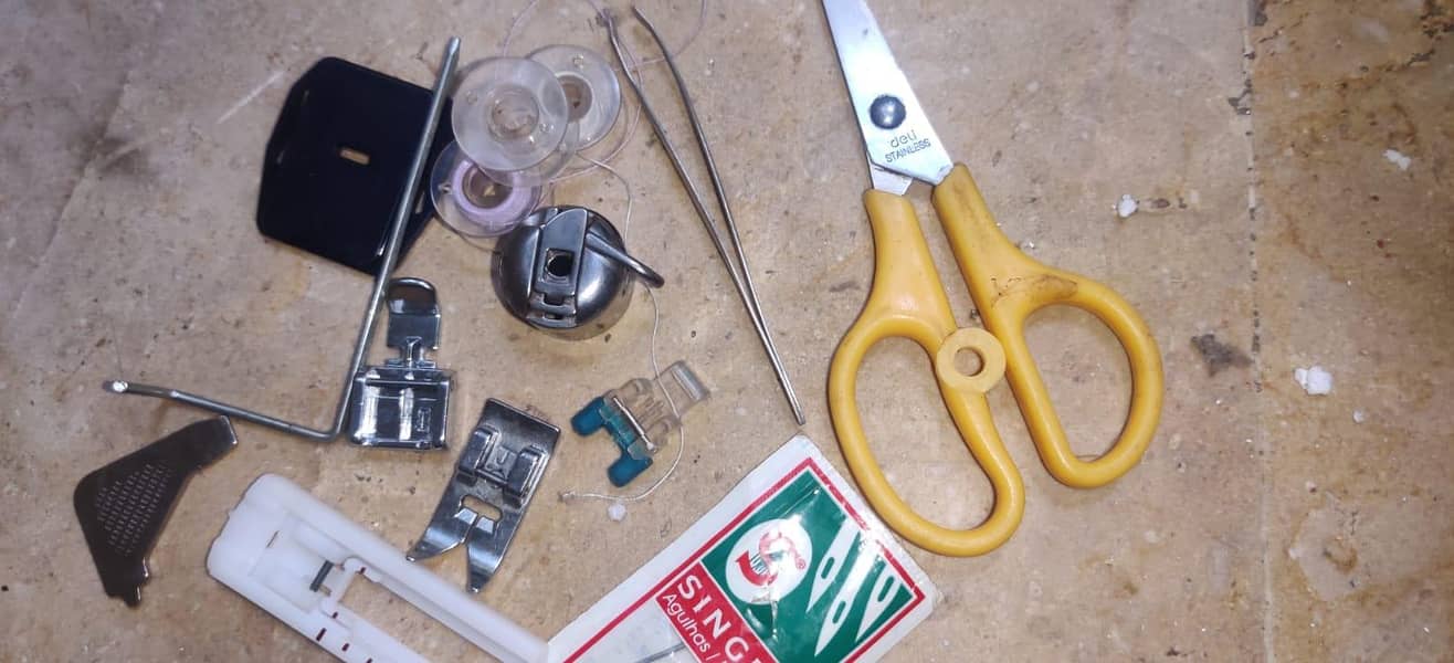 Singer Sewing Machine 1