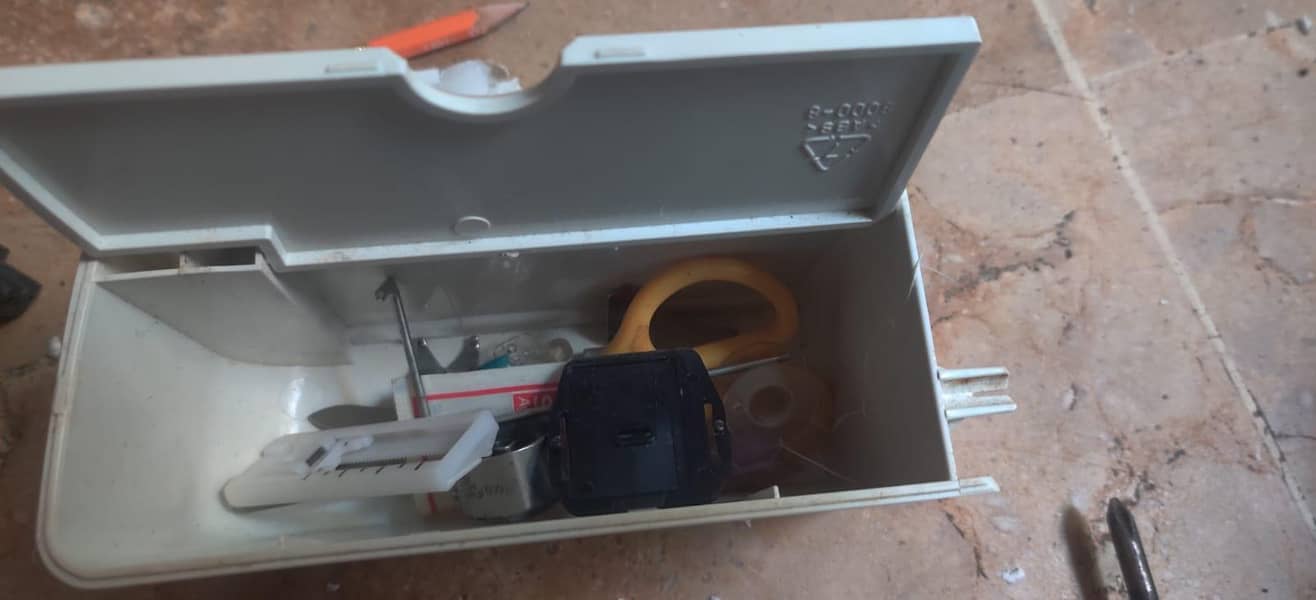 Singer Sewing Machine 2