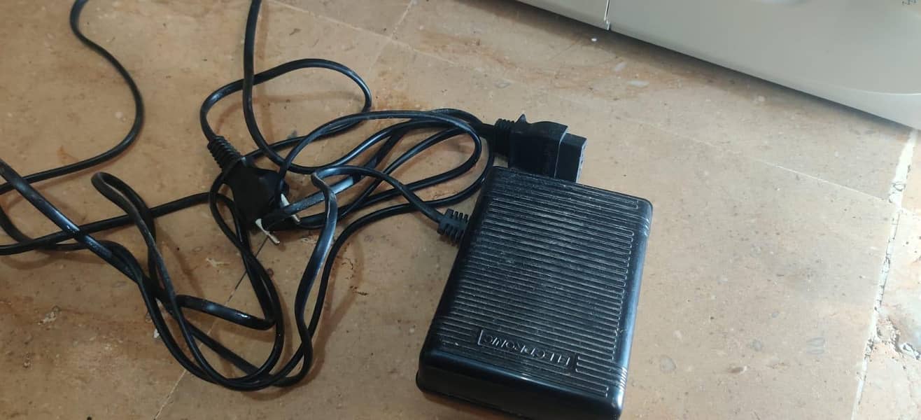 Singer Sewing Machine 5