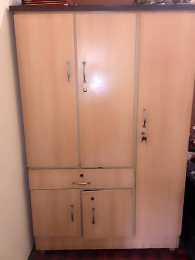5 door +  1 drawer Almari