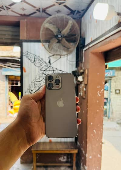 iphone 15 Pro Max 256GB PTA Approved Physical Esim 91 Health Waterpack