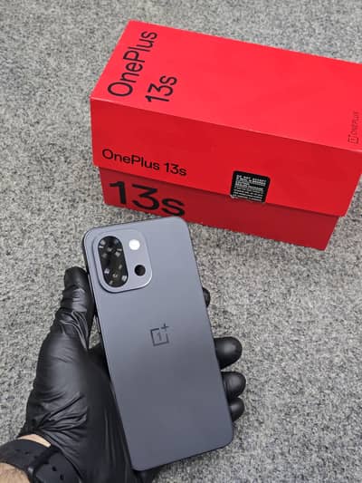 OnePlus 13S 12 GB Ram 512 GB Rom PTA Approved