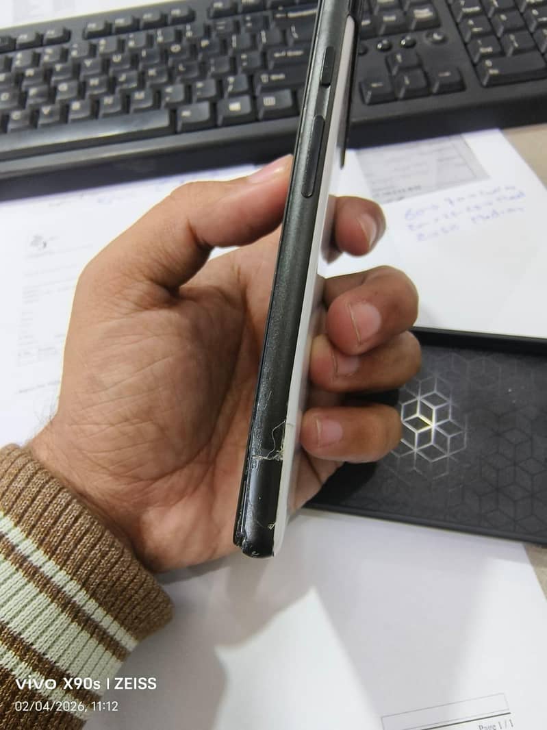 Google Pixel 6a Read Ad 3