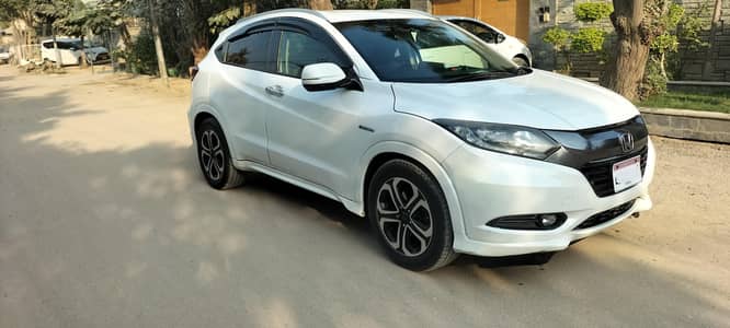 Honda vezel pearl white btr Prius aqua civic vitz