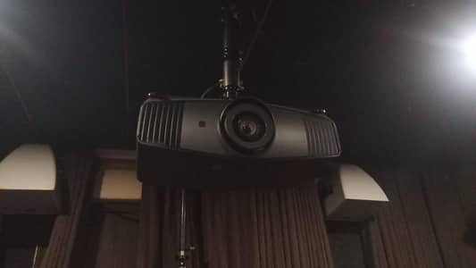 Benq W5700s 4k HDR Home cinema projector