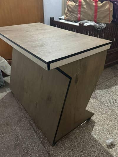 OFFICE TABLE FOR SALE