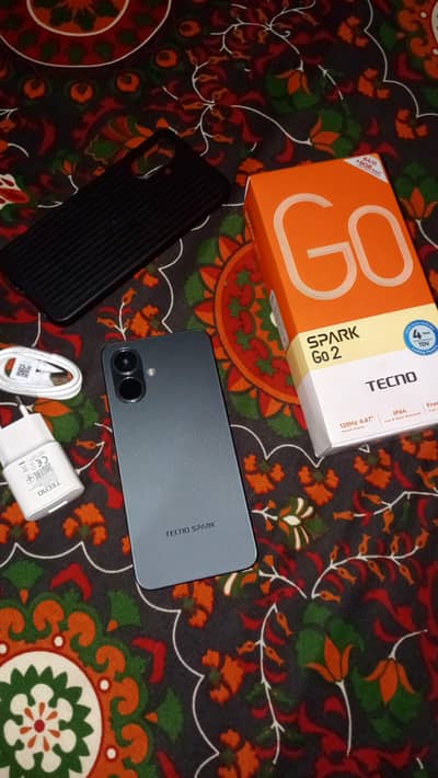 Tecno spark go 2 black color 6/64 10 by 10