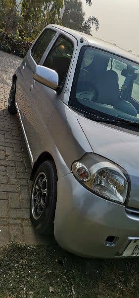 Daihatsu Mira ESSE 660cc Automatic.