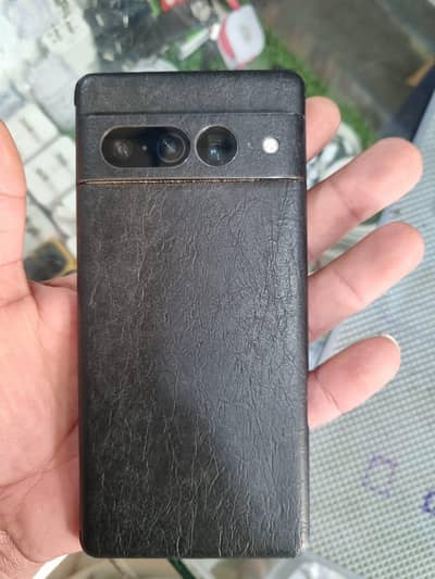 pixel 7pro . . . 12 . . . . 256. . .