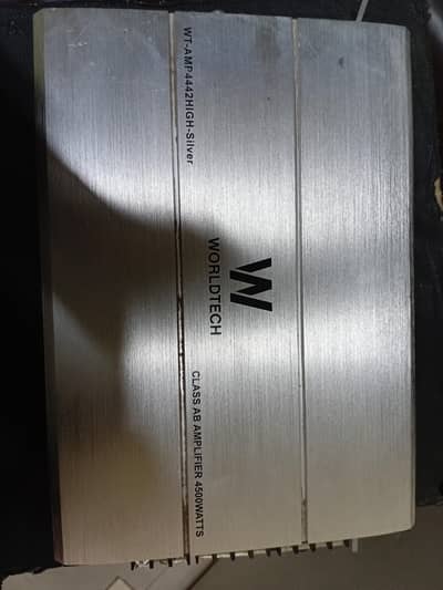 amplifier 4 channels amplifier just like new