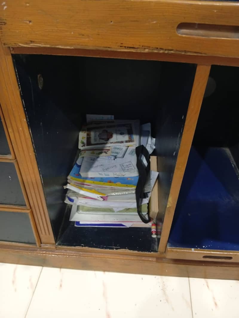 Computer table (Negotiable) 6