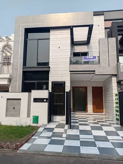 5 marla brand new and luxury house for sale