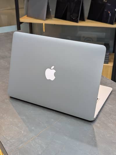 Macbook Air 2017  Core i5 and Core i7