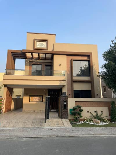 10 Marla Beautiful Modern House In Bahria Town