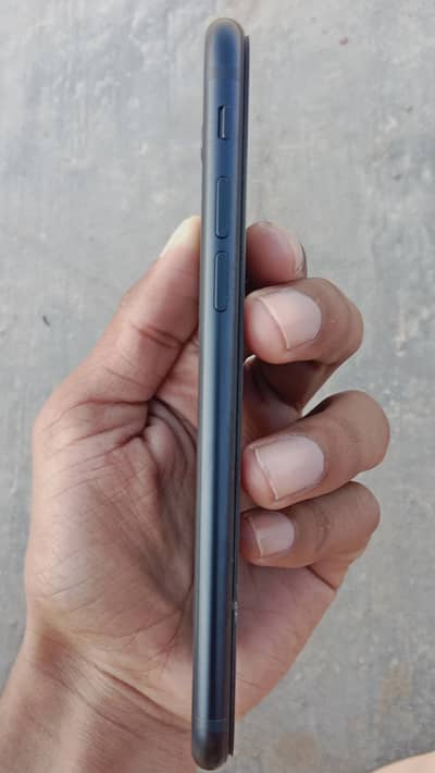 I phone se3nd generation non pta jv me battery health 97 64GB