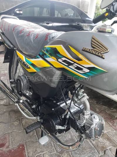 Honda CD 70 Dream 2025