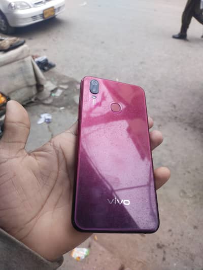vivo y11 full box touch damaged slightly