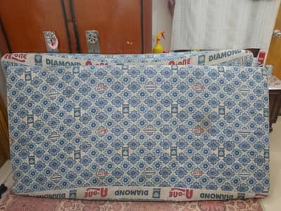 single2x  bed mattresses of diamond  form urgent sale