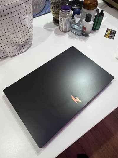 new nitro v15 8gb-4060/ 1.5tb ssd