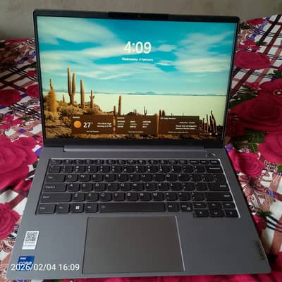 Lenovo corei7 13generation. excellent condition