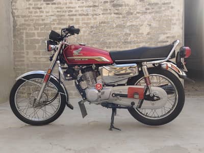 125 special edition only 16000 km original mileage