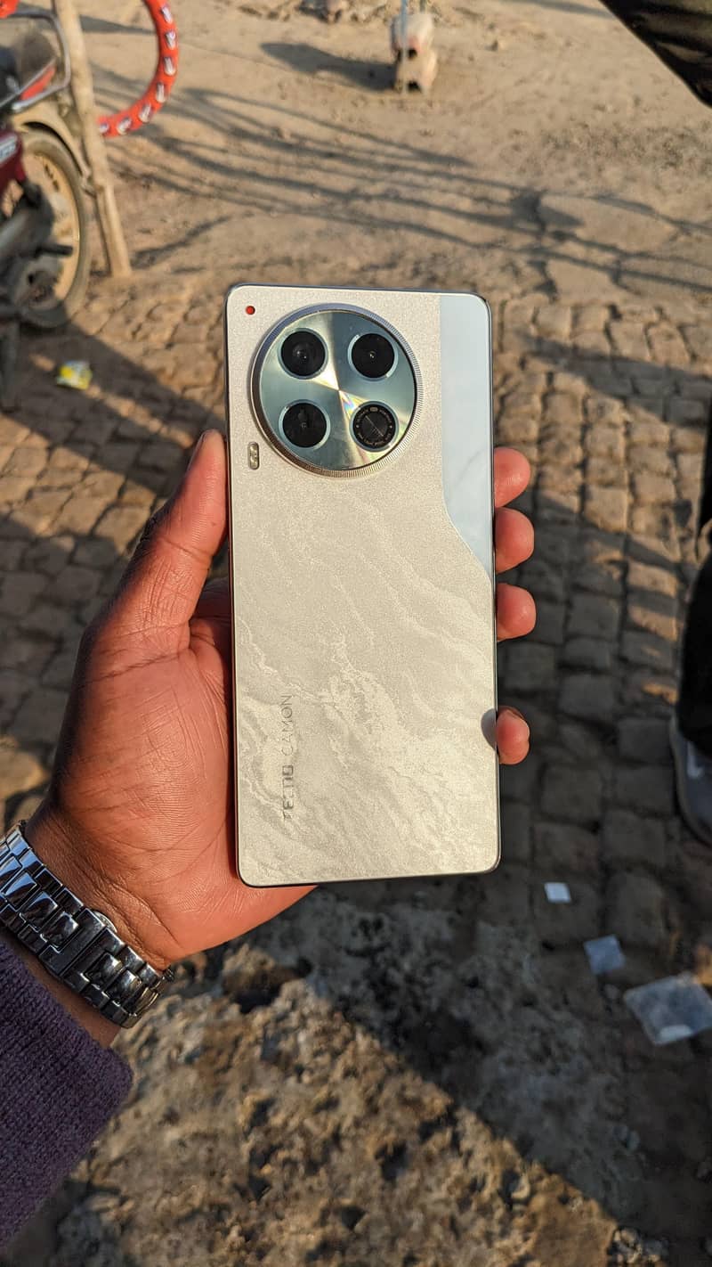 Tecno Camon 30 6