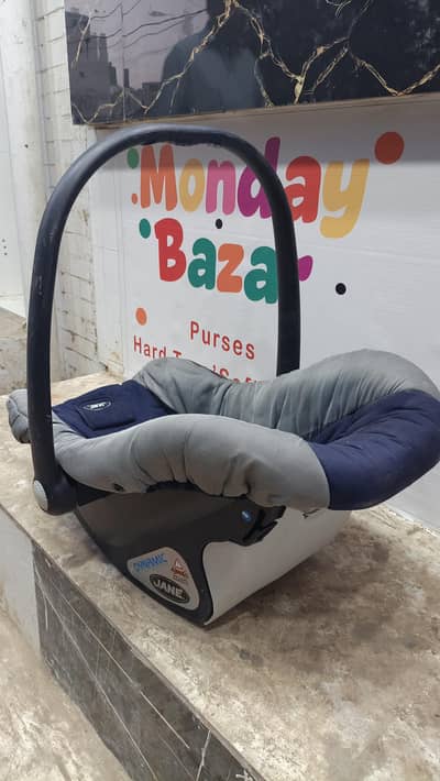 Dynamic Jane baby car seat