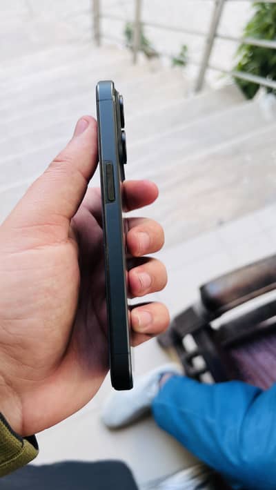 iPhone 15 Pro 128GB black colour