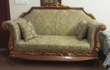 Chanyuti Sofa 3,2,1 with Table