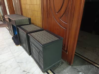 dressing with 2 side tables