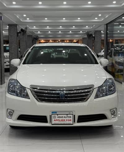 Toyota Crown Royal Saloon