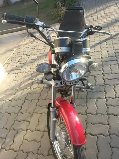 Suzuki GS 150 in excellent new condition