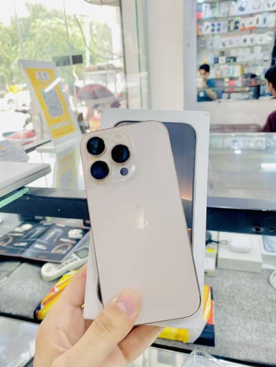 IPHONE 16PRO 256GB CANADIAN JV 89% Battery Waterpack 10/9 condition