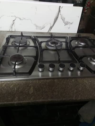 Gas hobb with 5 burner