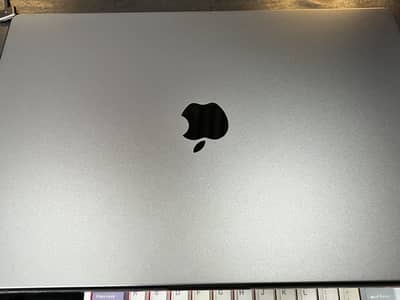 Macbook Pro M3 36GB 16' 2024