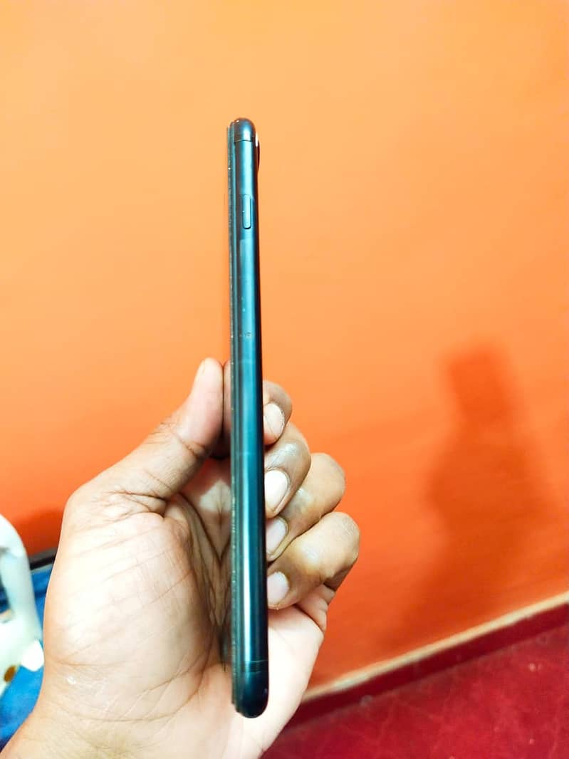 Apple iPhone 7 Plus 5