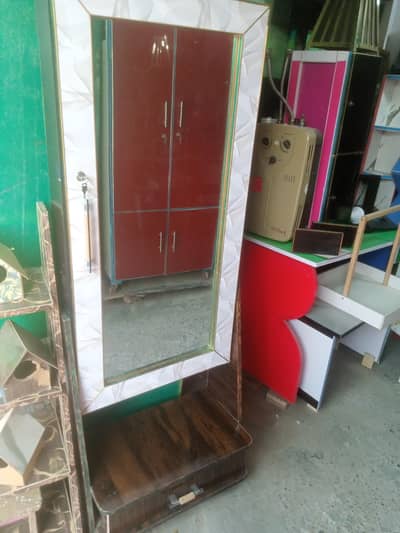 dresser makeup storage stand