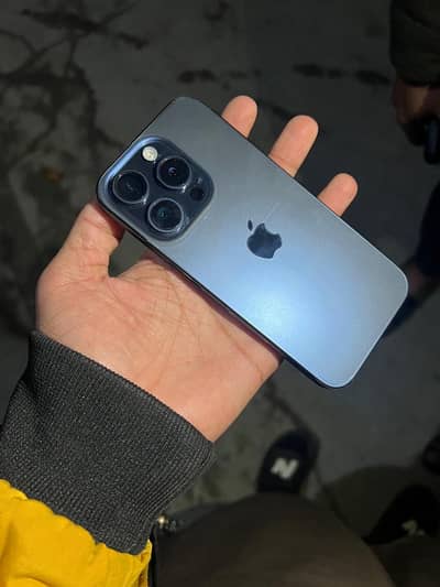 iPhone 15 pro non PTA JV 128 GB 96% battery water pack 10/10