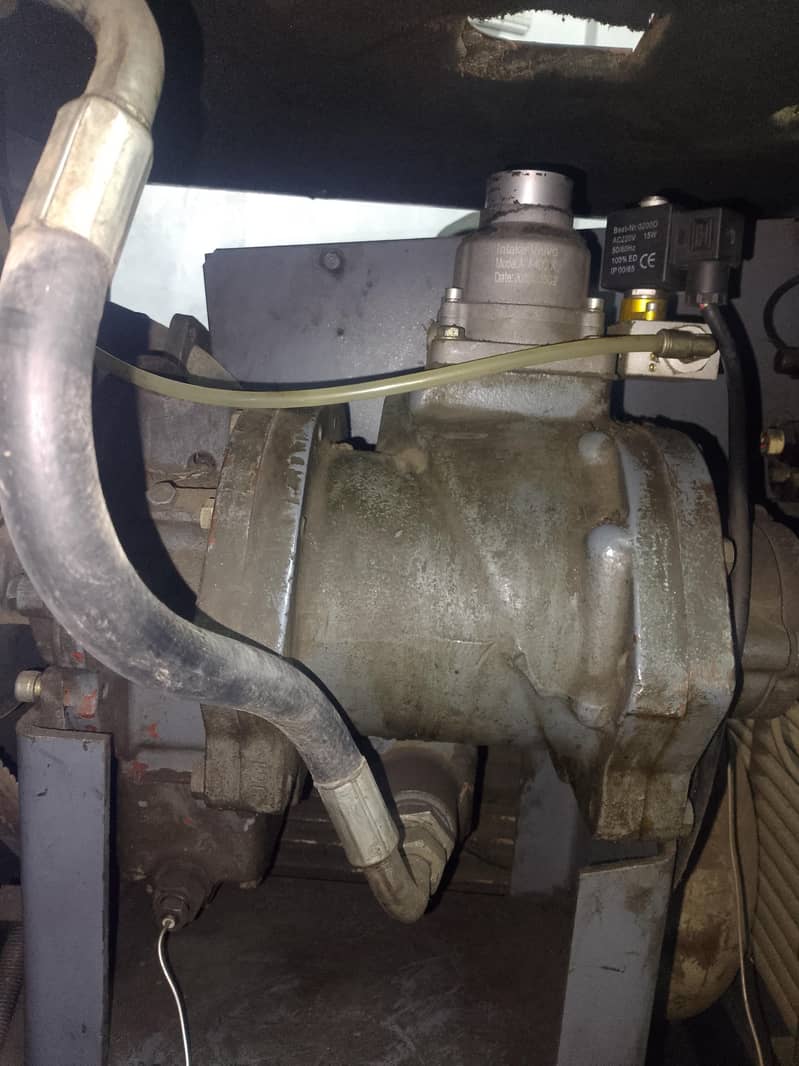 two used screw compressor 19