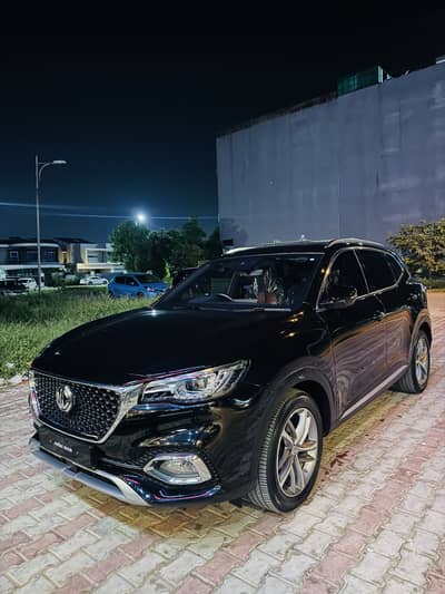 MG HS Essence 2023 ( Black with red )