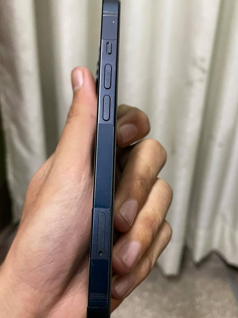 Apple iPhone 13 3