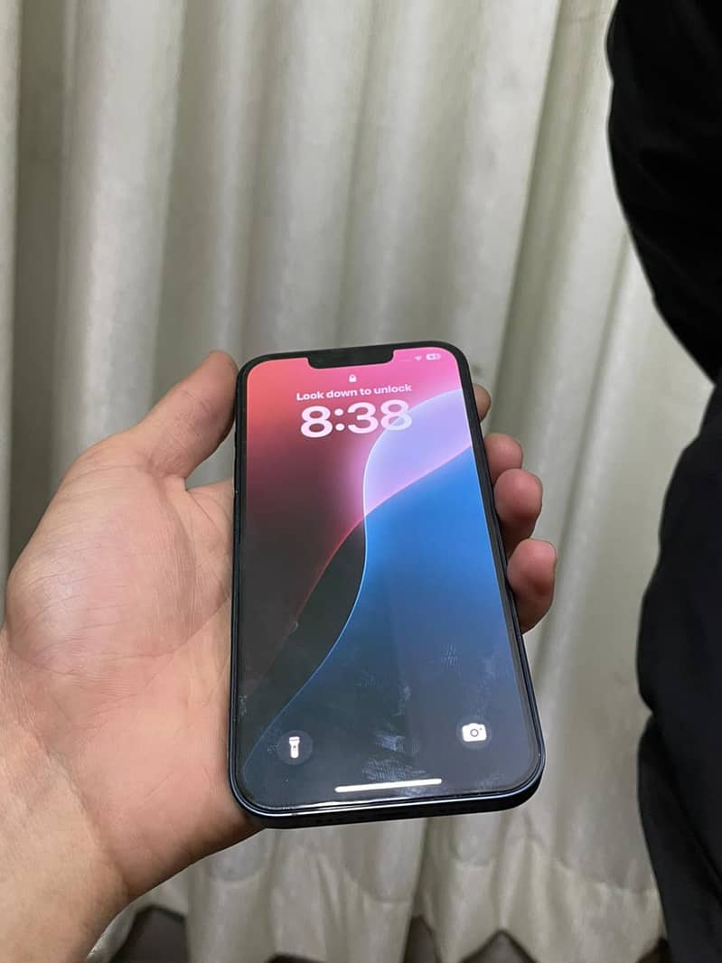 Apple iPhone 13 7