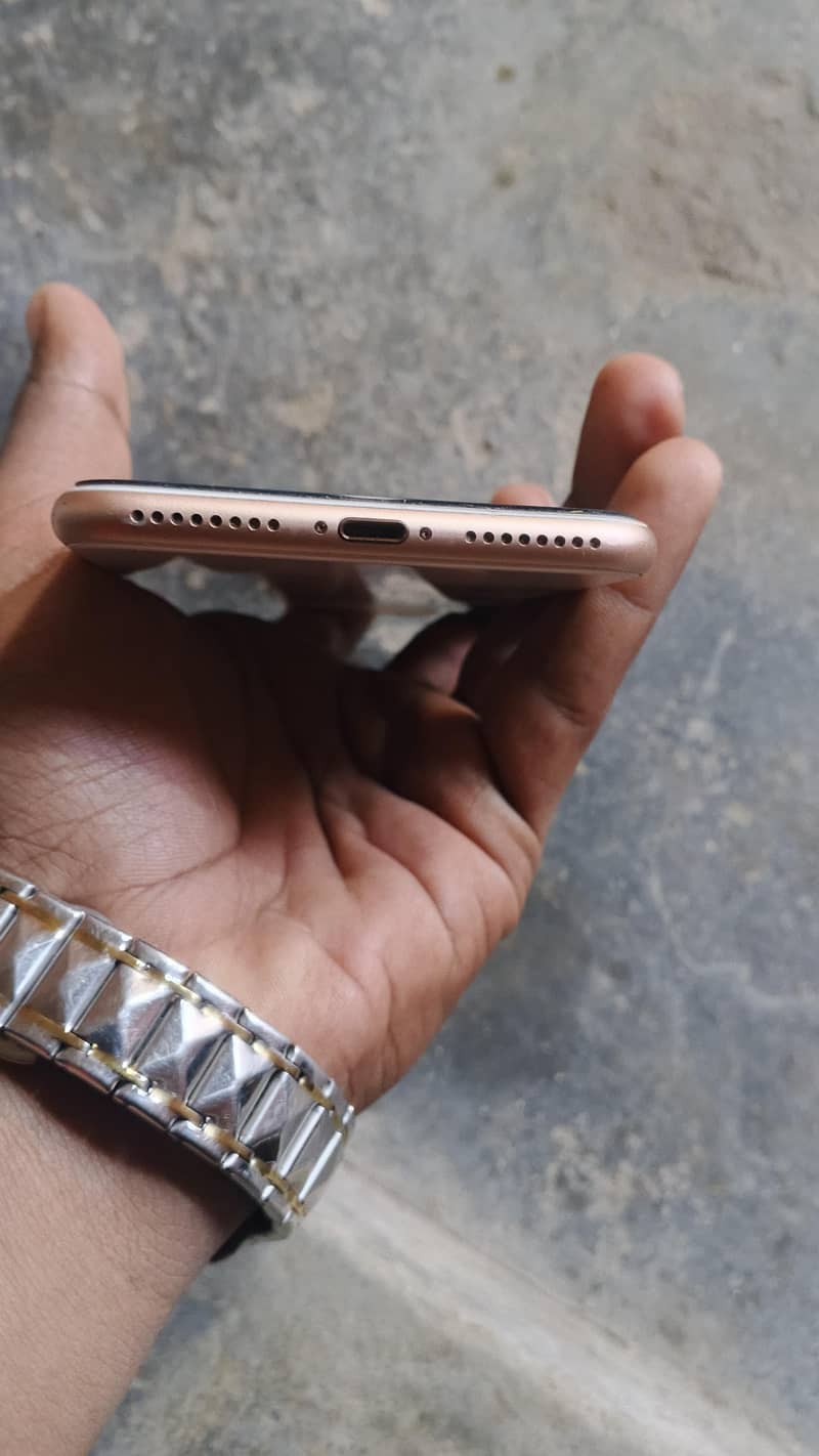 Condition 10/10 iPhone 8 Plus 5